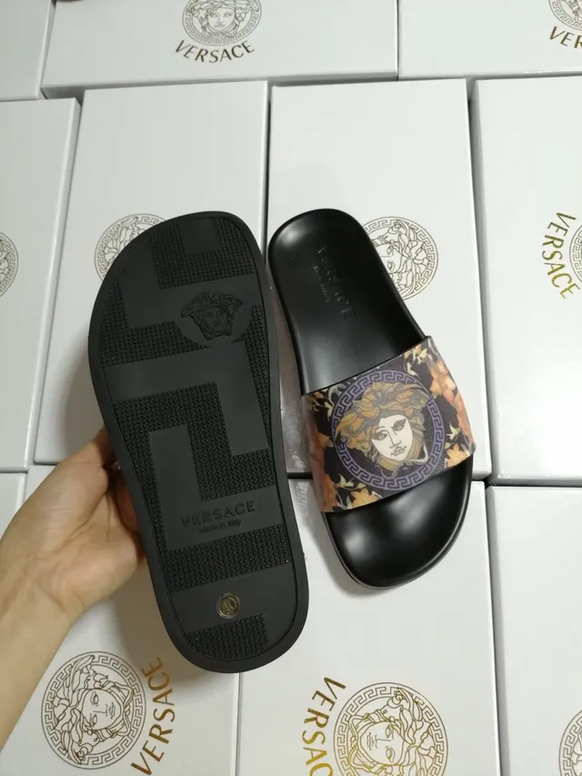 Versace Greca Odissea Medusa-Print 黑色拖鞋 3