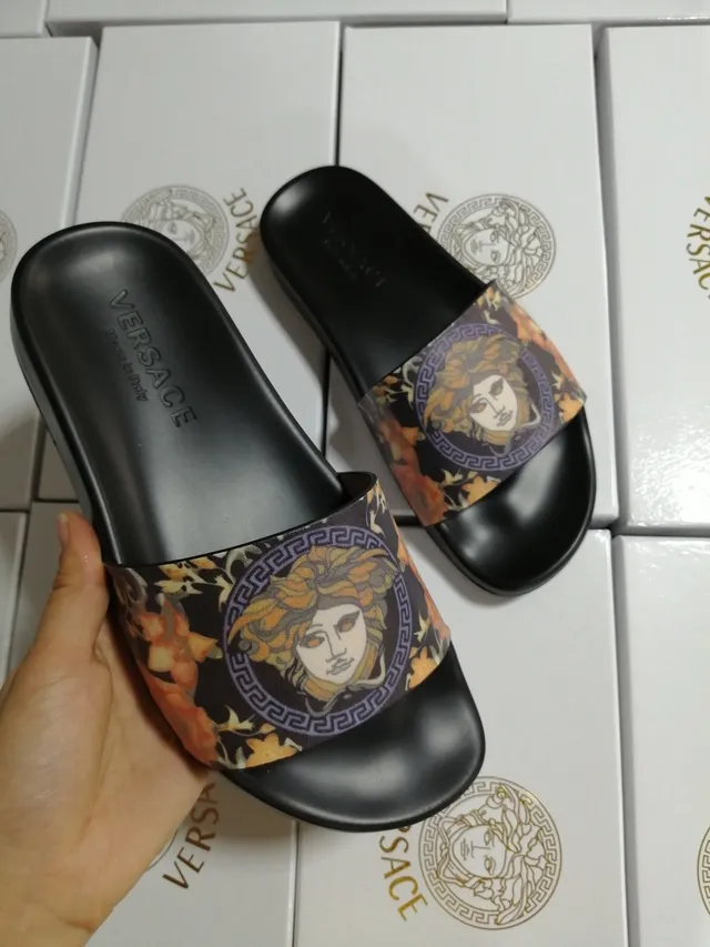 Versace Greca Odissea Medusa-Print 黑色拖鞋 4