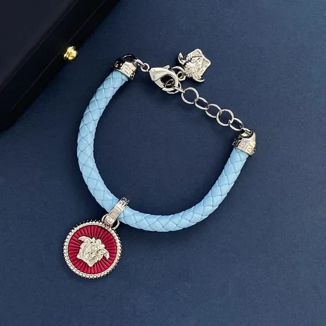 Versace Medusa Azul y Rojo Cordón Trenzado Medallón Esmaltado Collar 5
