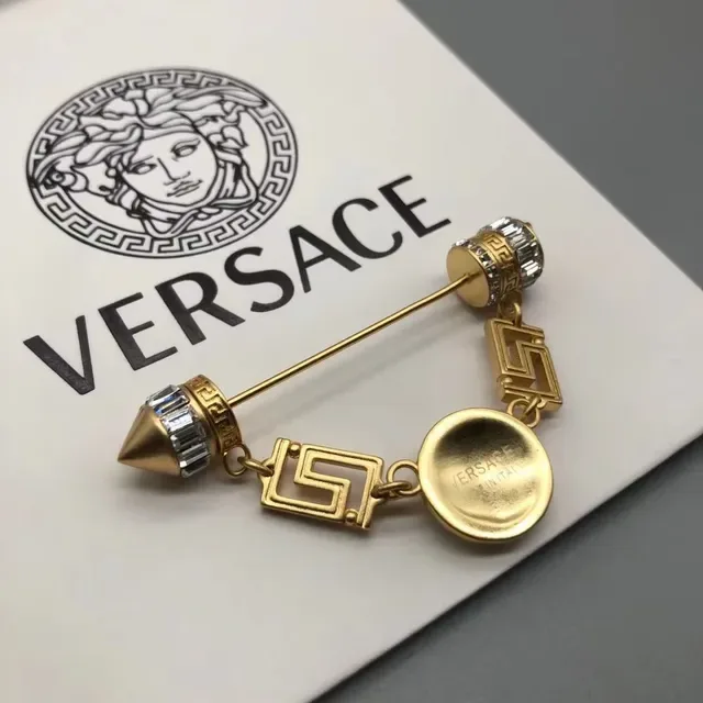 Versace Medusa 水晶镶嵌金色胸针 2