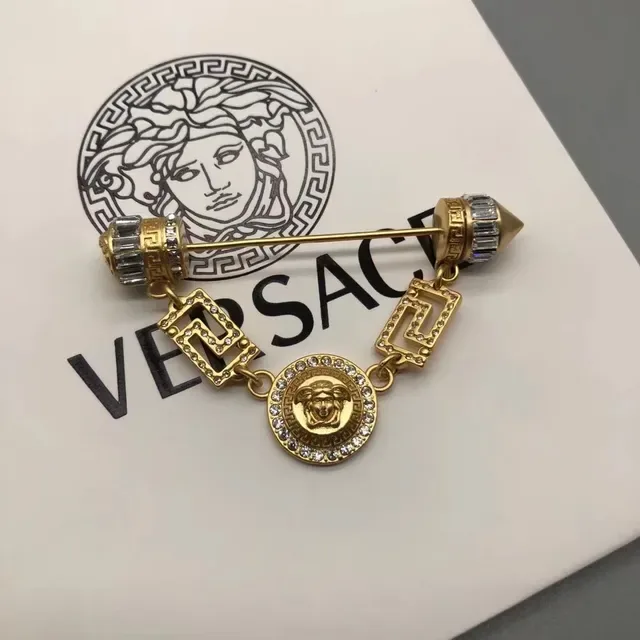 Versace Medusa 水晶镶嵌金色胸针 3
