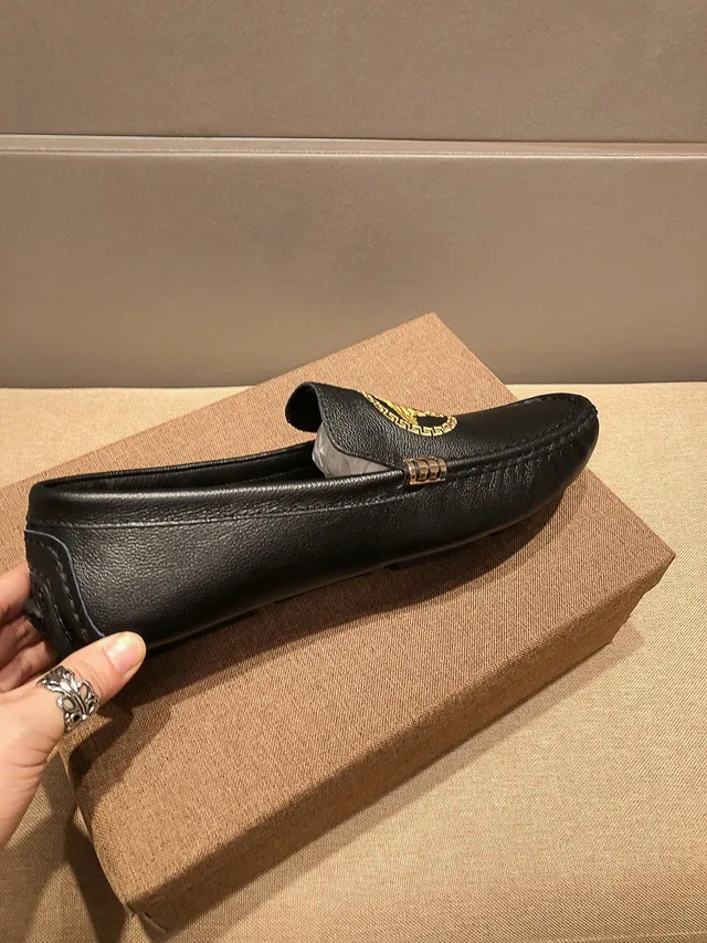 Versace Medusa Mocassins en cuir noir brodés 6