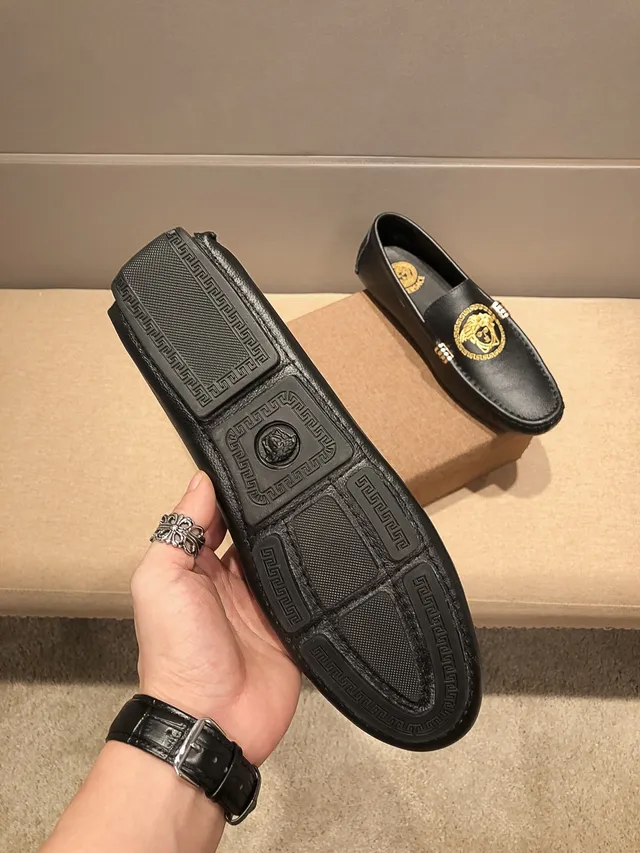 Versace Medusa Mocassins en cuir noir brodés 7