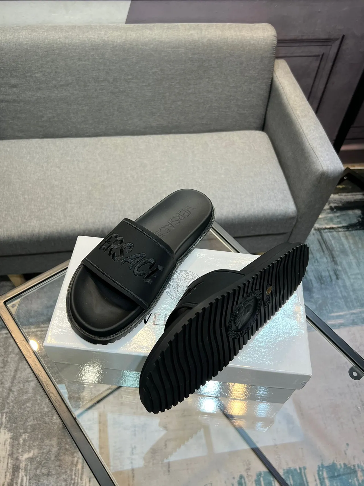 Versace Odissea Pantoufle noire en caoutchouc moulé 4