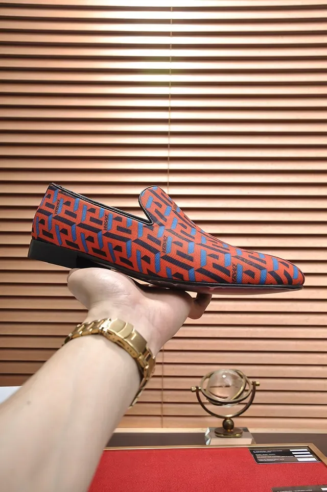 Versace أحمر وأزرق Greca نمط جاكارد مكاسين سلايب أون 4