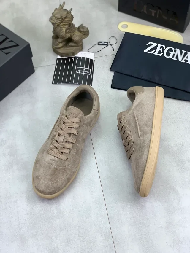 Zegna बेज ब्राउन सूड ऊपरी साइड जिपर डिटेल लाइफस्टाइल स्नीकर 5