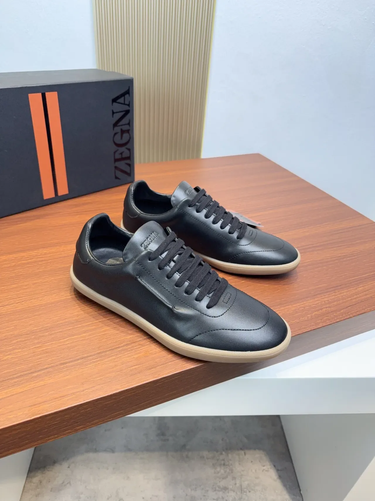 Zegna काले चमड़े की लो-टॉप स्नीकर्स 4