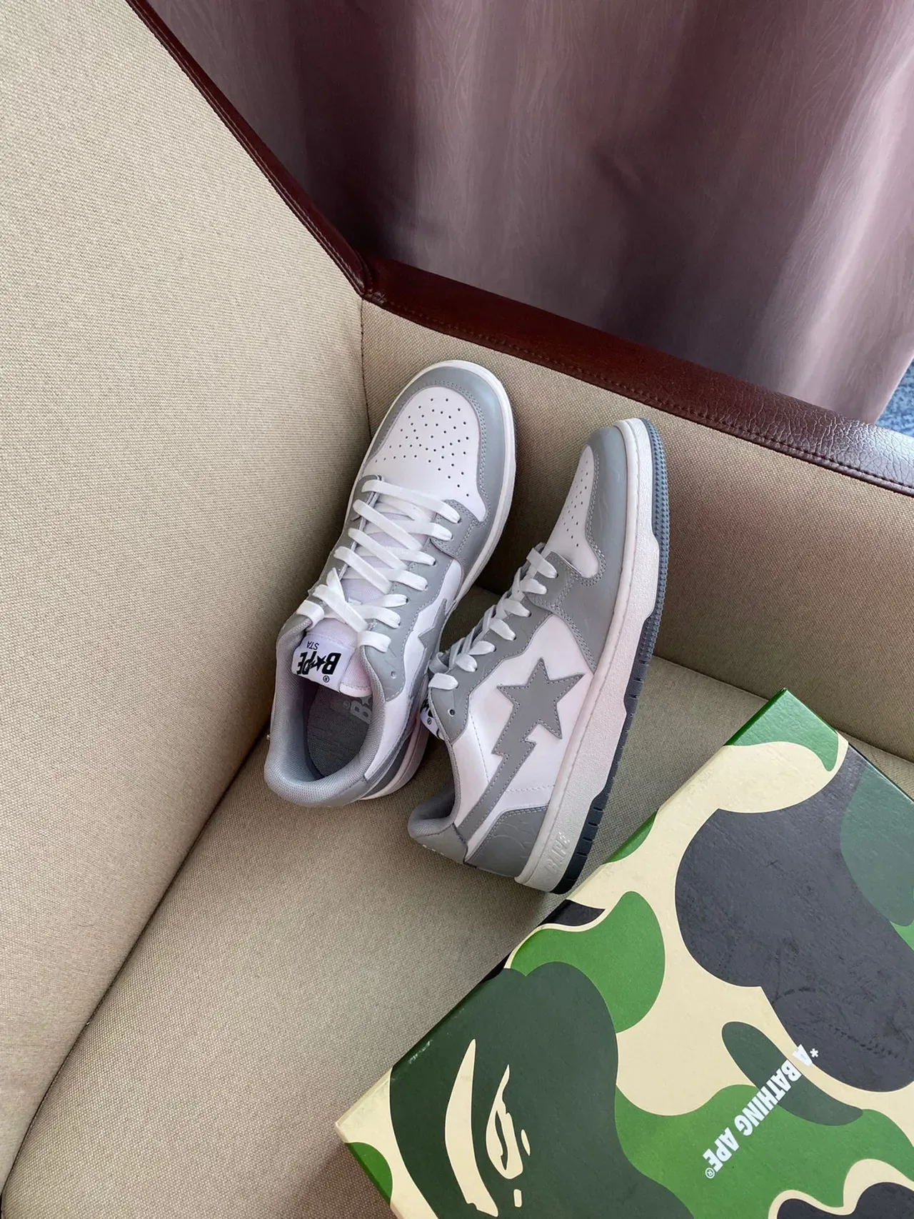 A Bathing Ape BAPE STA Sneakers Lifestyle Blanc et Gris 3