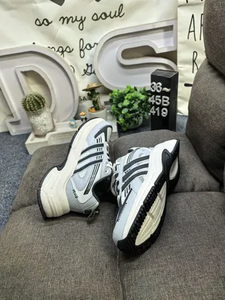 Adidas Tênis chunky pretos bege sola intermediária malha e sobreposição sintética upper 15