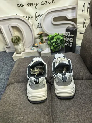 Adidas Tênis chunky pretos bege sola intermediária malha e sobreposição sintética upper 17