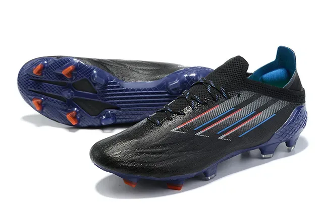 Adidas Sapatos de futebol preto e azul com cadarços assimétricos e upper sintético texturizado para terreno firme 7
