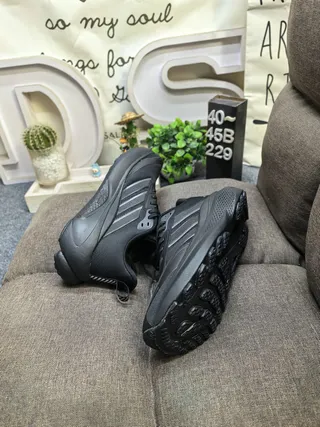 Adidas Black Green Mesh Upper Neon Three Stripes Running Shoes 6