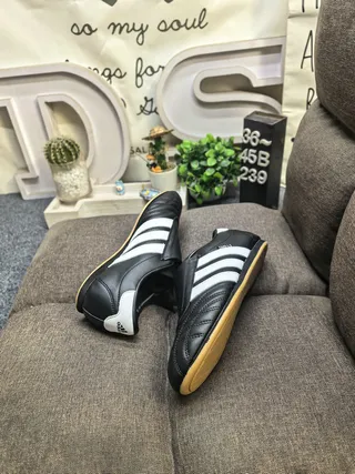 Adidas Black White Laceless Slip-On Quilted Toe Box Indoor Soccer Shoes 6