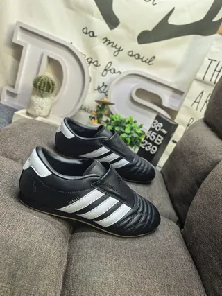 Adidas Black White Laceless Slip-On Quilted Toe Box Indoor Soccer Shoes 9