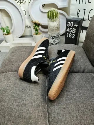 Adidas 黑白低帮麂皮鞋面生活运动鞋 6