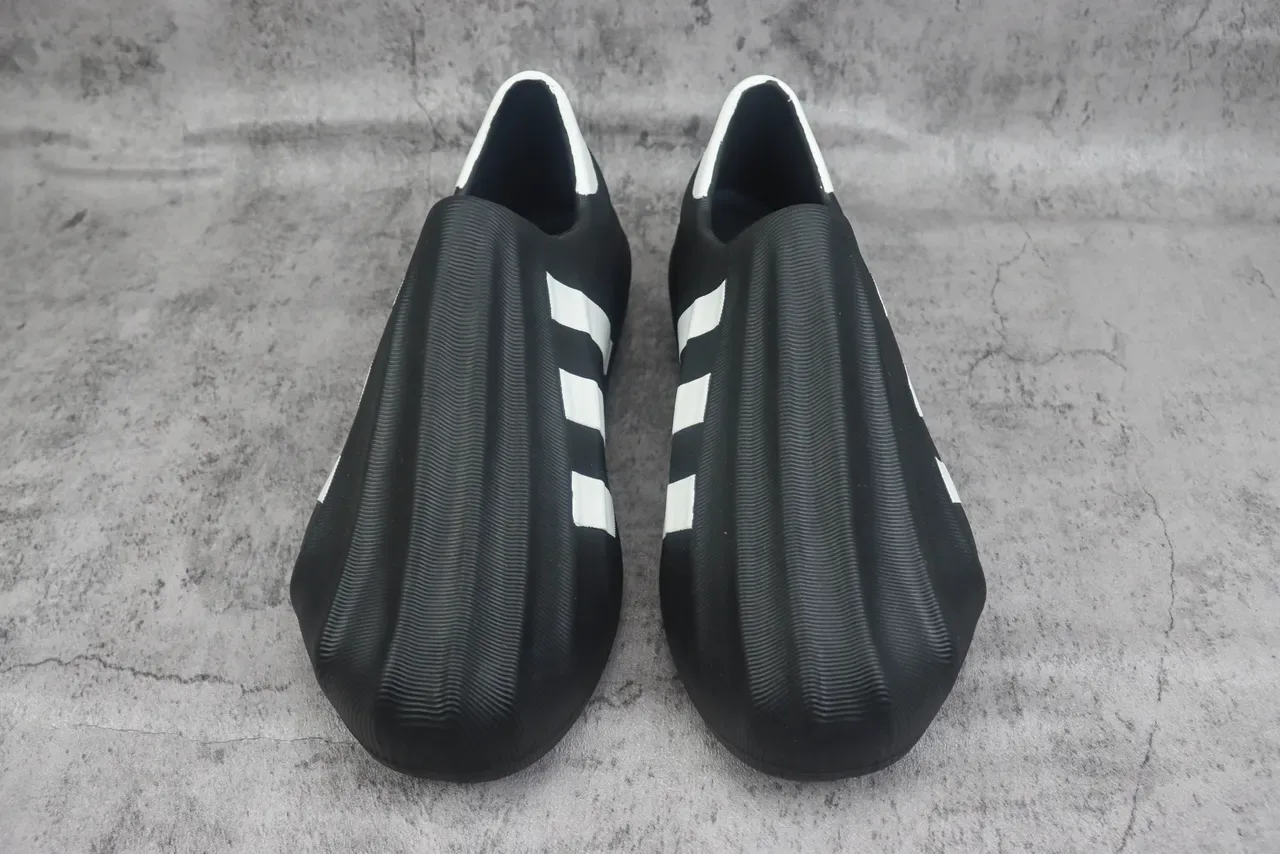Adidas 黑白 踩脚 模制鞋底 运动鞋 2