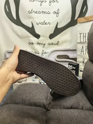 Adidas 蓝色白色低帮麂皮纹理鞋面生活方式运动鞋 4