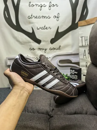 Adidas Chaussures Lifestyle en Cuir Marron Blanc avec Trois Rayures 5