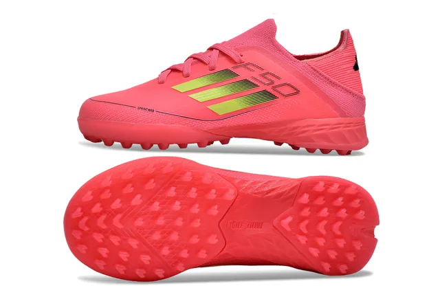 أديداس F50 أحذية كرة القدم للعشب الاصطناعي مع الجزء العلوي من knit وردي أخضر، تفاصيل شريط تدرجي 6