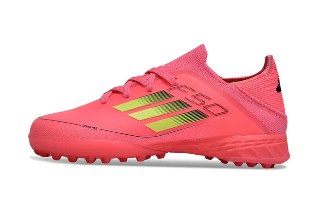 أديداس F50 أحذية كرة القدم للعشب الاصطناعي مع الجزء العلوي من knit وردي أخضر، تفاصيل شريط تدرجي 7
