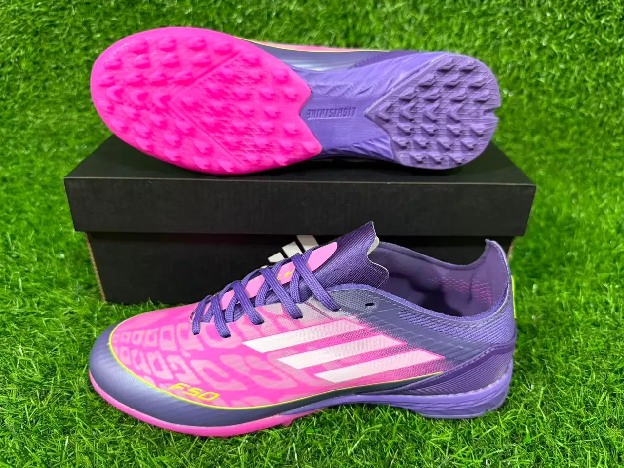 Adidas F50 Morado Rosa Zapatos de fútbol sintéticos low-cut con tacos cónicos para césped 6