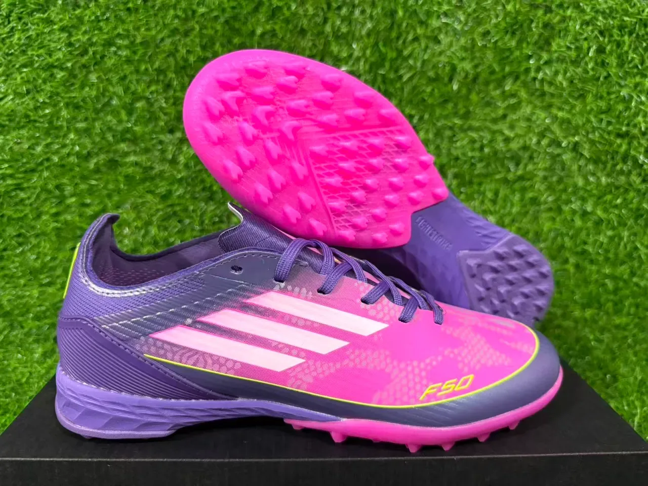 Adidas F50 Morado Rosa Zapatos de fútbol sintéticos low-cut con tacos cónicos para césped 8
