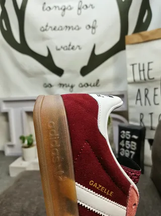 Adidas Gazelle Bordeaux et Rose Daim Sneakers Lifestyle 3