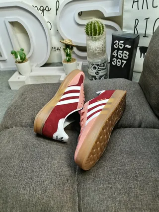 Adidas Gazelle Bordeaux et Rose Daim Sneakers Lifestyle 6