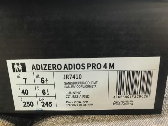 Adidas أحذية جري ذهبية بنفسجية معدنية مع ثلاث خطوط متداخلة في الجزء العلوي 2