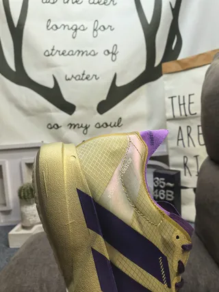 Adidas أحذية جري ذهبية بنفسجية معدنية مع ثلاث خطوط متداخلة في الجزء العلوي 3