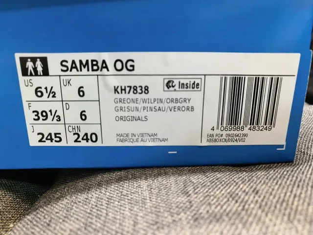 Adidas رمادي أخضر منخفضة القمة مربوطة بشرائط منسوجة ثلاث شرائح الألواح الجانبية حذاء رياضي نمط حياة 2
