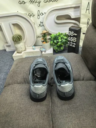 Adidas Tênis Lifestyle Cinza Prata Superior de Camurça Painel Lateral Três Listras 8