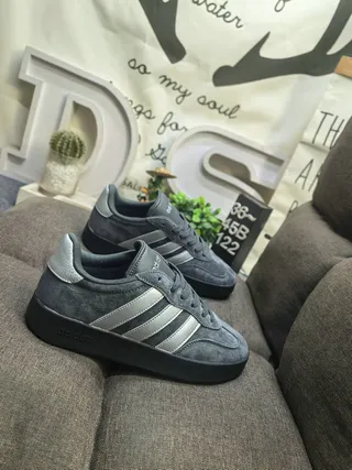 Adidas Tênis Lifestyle Cinza Prata Superior de Camurça Painel Lateral Três Listras 9