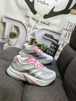 Adidas Lightstrike Pro Chaussures de course gris argent et rose 9