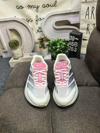Adidas Lightstrike Pro Chaussures de course gris argent et rose 10