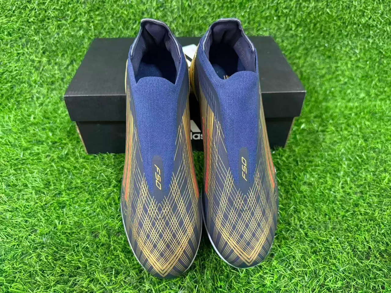 Adidas Tênis de futebol turf navy gold low-cut sock-fit upper three-stripe design 12