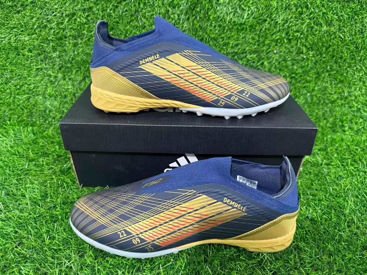 Adidas Tênis de futebol turf navy gold low-cut sock-fit upper three-stripe design 15