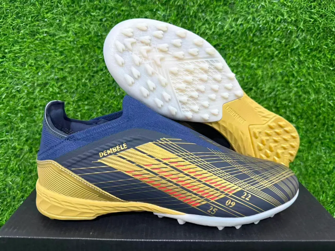 Adidas Tênis de futebol turf navy gold low-cut sock-fit upper three-stripe design 16