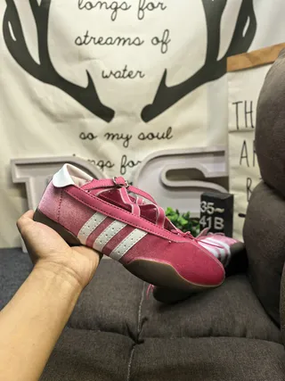 Adidas Chaussures Lifestyle Daim Rose avec sangle par-dessus la langue 5
