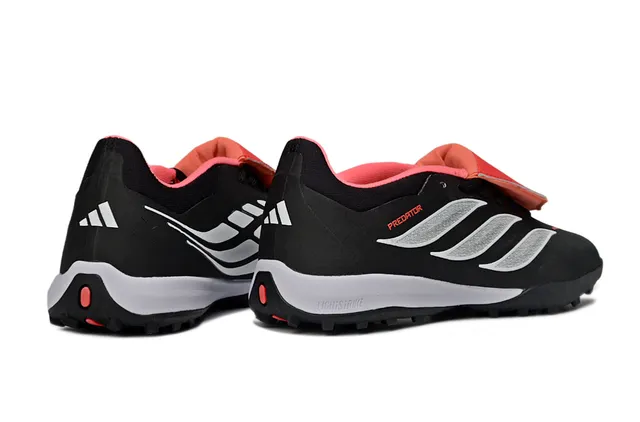 Adidas Predator काला लाल कम-कट सिंथेटिक अपर टर्फ फुटबॉल जूते 14