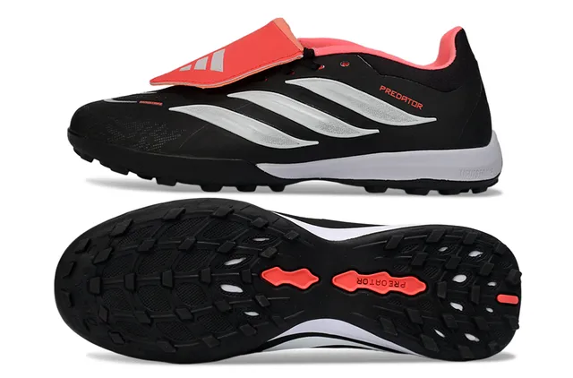 Adidas Predator काला लाल कम-कट सिंथेटिक अपर टर्फ फुटबॉल जूते 15