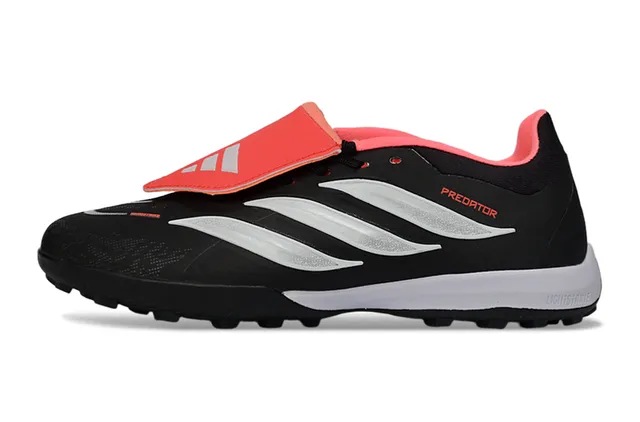 Adidas Predator काला लाल कम-कट सिंथेटिक अपर टर्फ फुटबॉल जूते 16