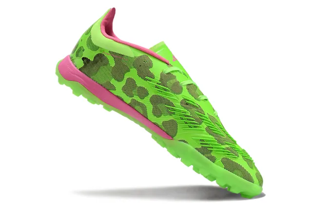 Adidas Predator সবুজ গোলাপি নিওন ক্যামো উপরের মিডসোল অ্যাকসেন্ট টার্ফ সকার জুতো 2