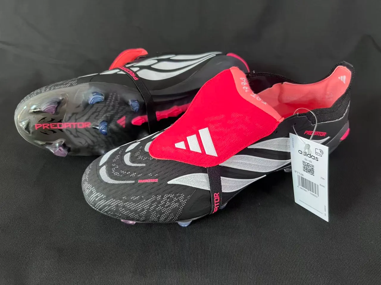 Adidas Predator Manostrike काला गुलाबी फर्म ग्राउंड फुटबॉल जूते 2