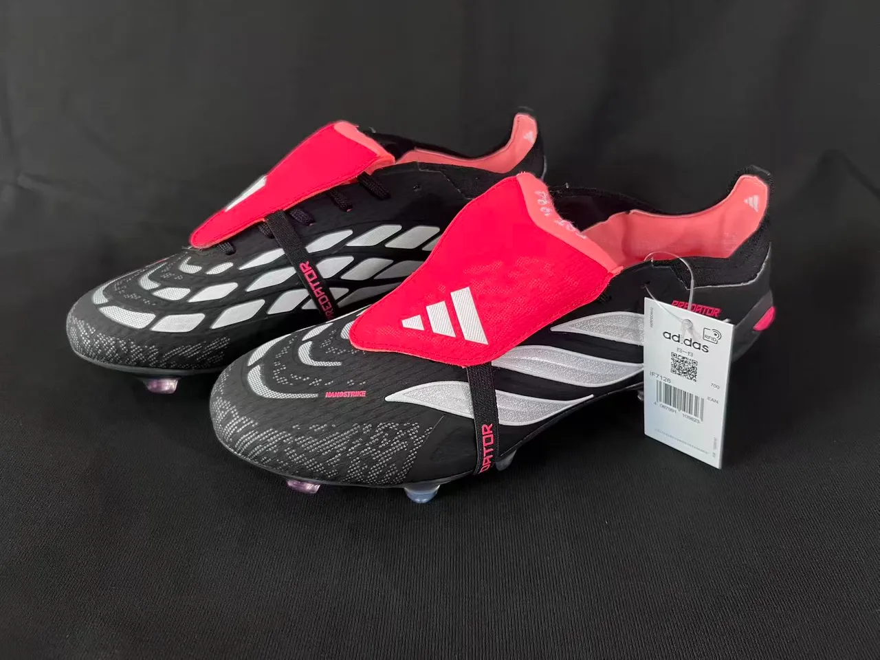 Adidas Predator Manostrike काला गुलाबी फर्म ग्राउंड फुटबॉल जूते 3