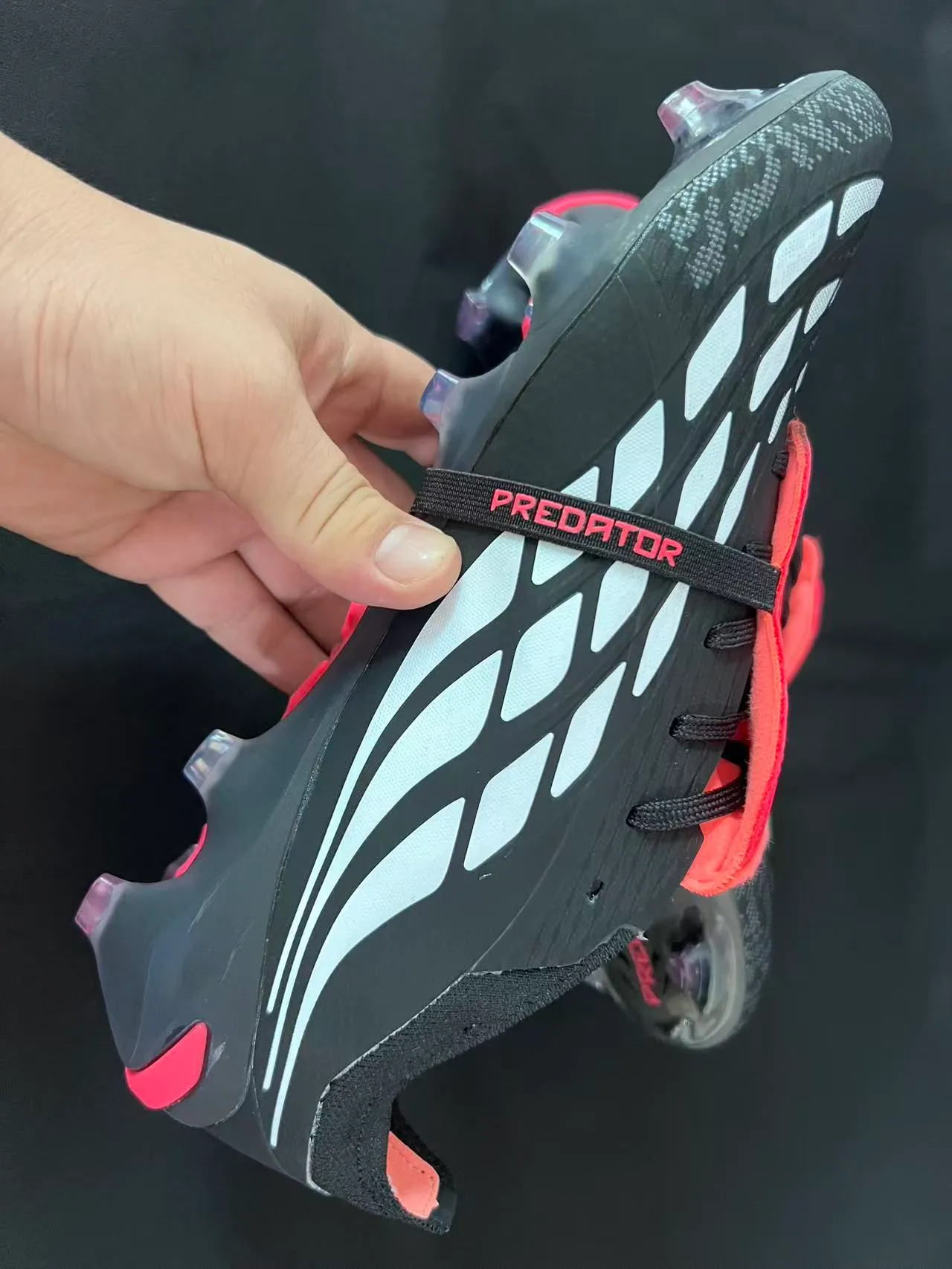 Adidas Predator Manostrike काला गुलाबी फर्म ग्राउंड फुटबॉल जूते 6