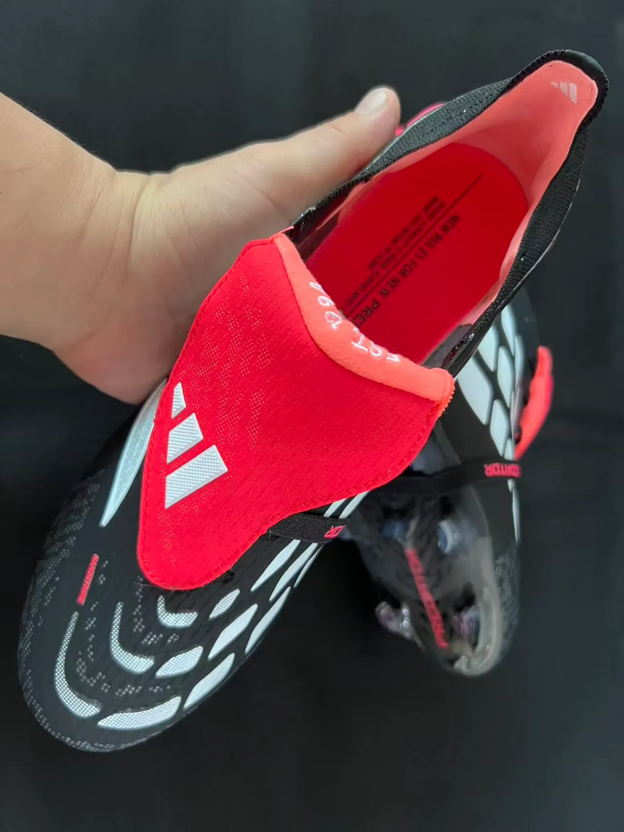 Adidas Predator Manostrike काला गुलाबी फर्म ग्राउंड फुटबॉल जूते 7