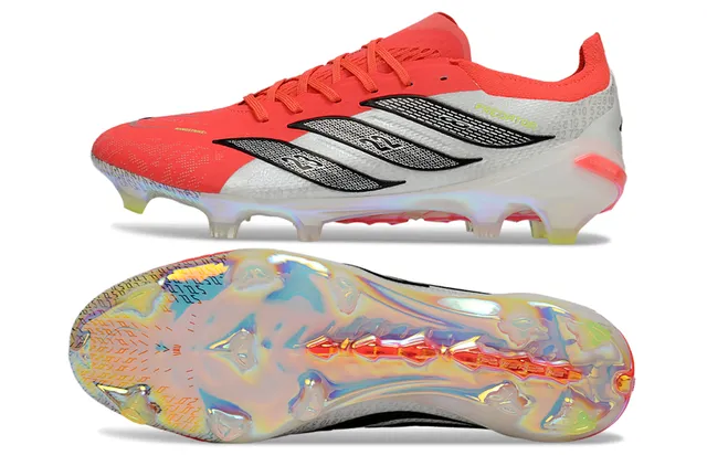 Botas de futebol Adidas Predator vermelho branco low-cut com sola holográfica iridescente para gramado firme 6
