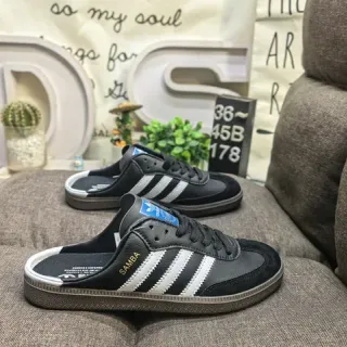 Adidas Samba أحذية رياضية أسود وبيضاء slip-on mule