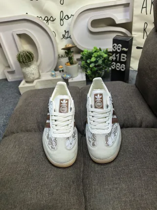 Adidas Samba Overlay de Dentelle Marron et Crème Sneakers de Style de Vie 10